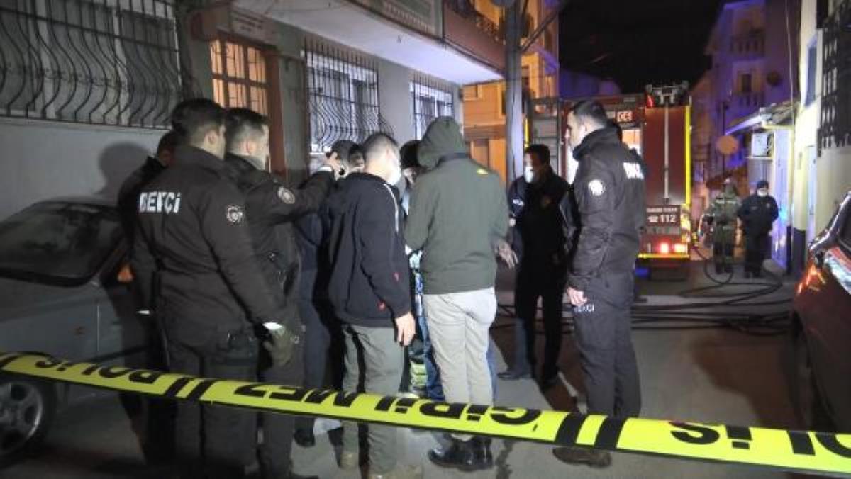 Bursa'da eşini bıçaklayarak öldüren şüpheli daireyi ateşe verdi